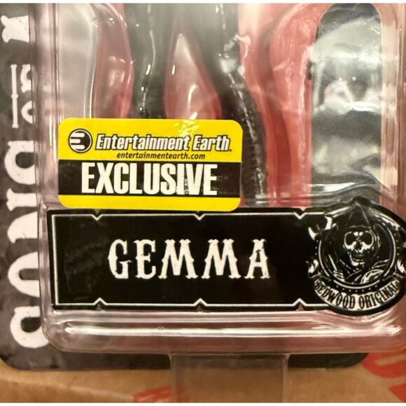 EXCL. Sons of Anarchy Gemma Teller w/Bloody BBQ Fork 6" Action Figure Mezco NIP - Picture 4 of 6